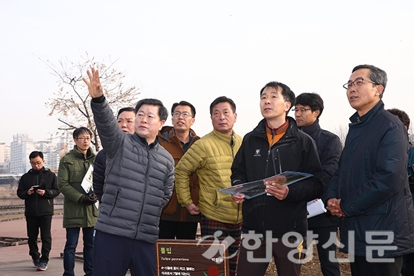 박승원 광명시장은 2월 23일 안양천을 방문해 현장을 확인하고 안양천 환경개선사업 추진방향을 정했다.