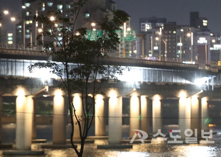 27일 오전 7시 기준 서울 일최저기온은 25.4도로 올해 처음이자 사상 첫 6월 열대야를 기록했다.
