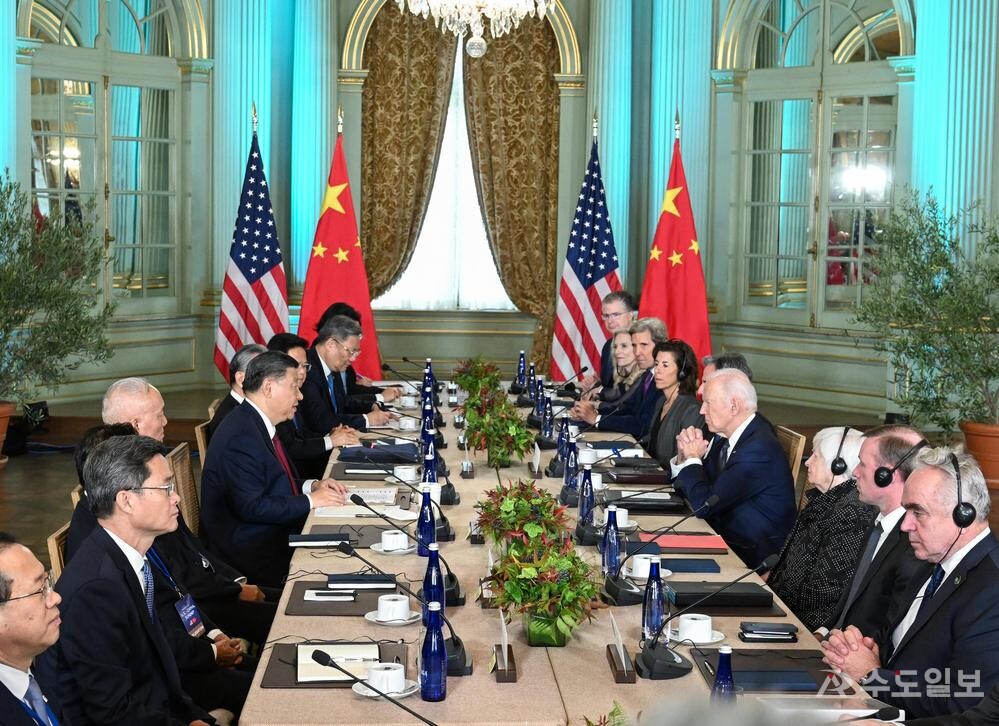 시진핑(習近平) 중국 국가주석이 15일(현지시간) 피롤리 정원에서 조 바이든 미국 대통령과 중·미 정상 회담을 가졌다. (사진=뉴시스)